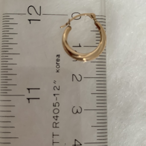 14KT Hoop Earrings - Picture 5 of 7